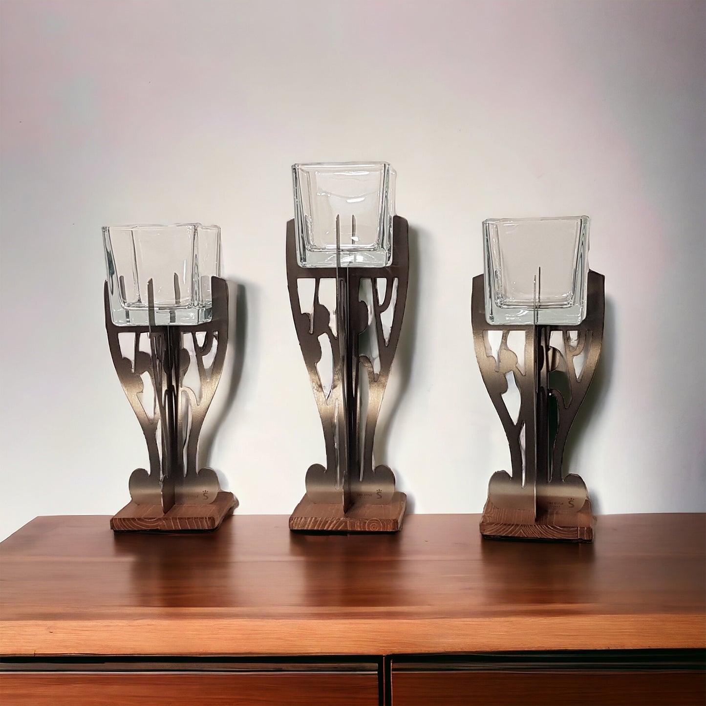 Alpha Q Auris Candle Holder